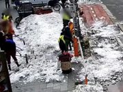 Deszăpezire ca-n Las Fierbinți, pe Calea Victoriei