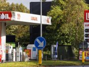 Trucul șoferilor români: Plin de benzină cu 100 de lei mai ieftin la sud de Dunăre