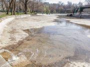 Primăria a pornit robinetul: Lacul Cișmigiu se umple, răbdarea bucureștenilor nu prea