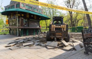 Demolări în Cișmigiu