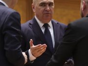 Fabula lui Bolojan: becuri aprinse și „șobolani” care rod banul public